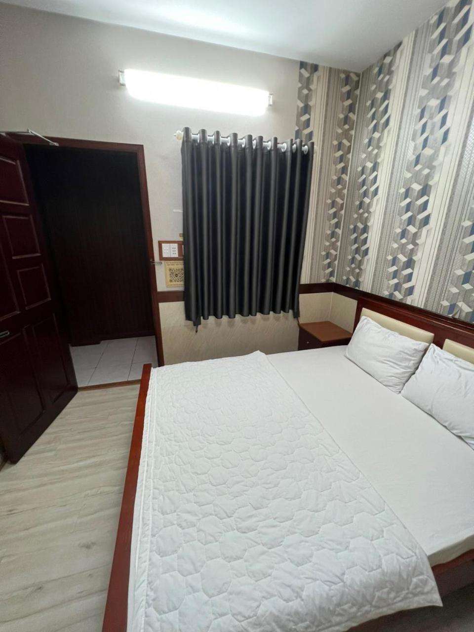Khách sạn Khach San Angkor 2 Go Vap